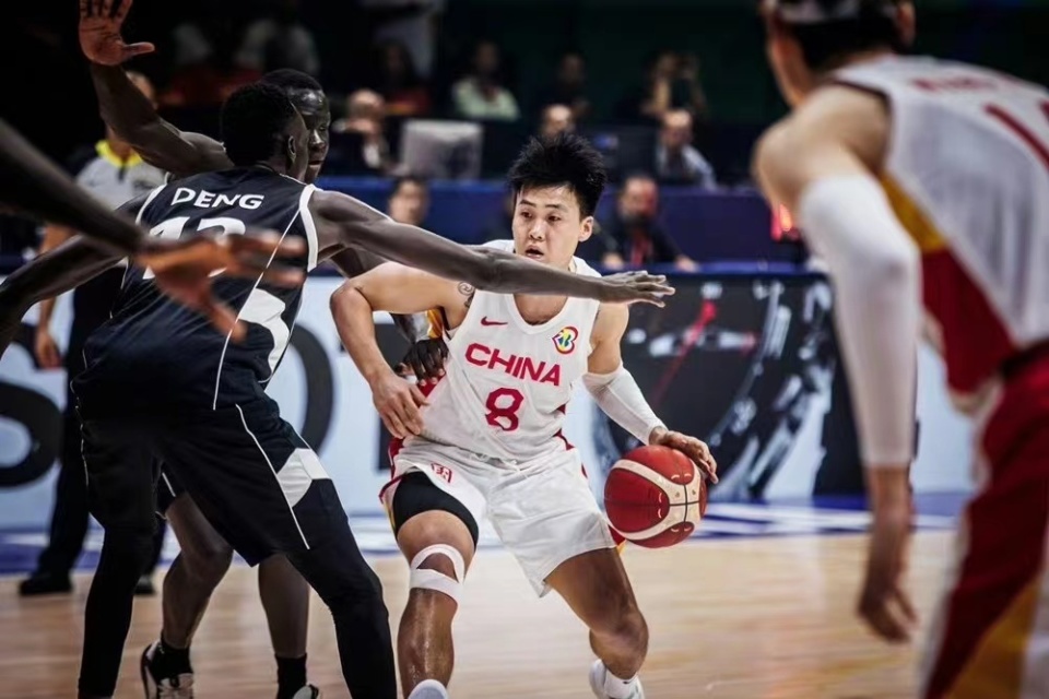 易胜博体育-湖南男篮突破困境，晋级八强