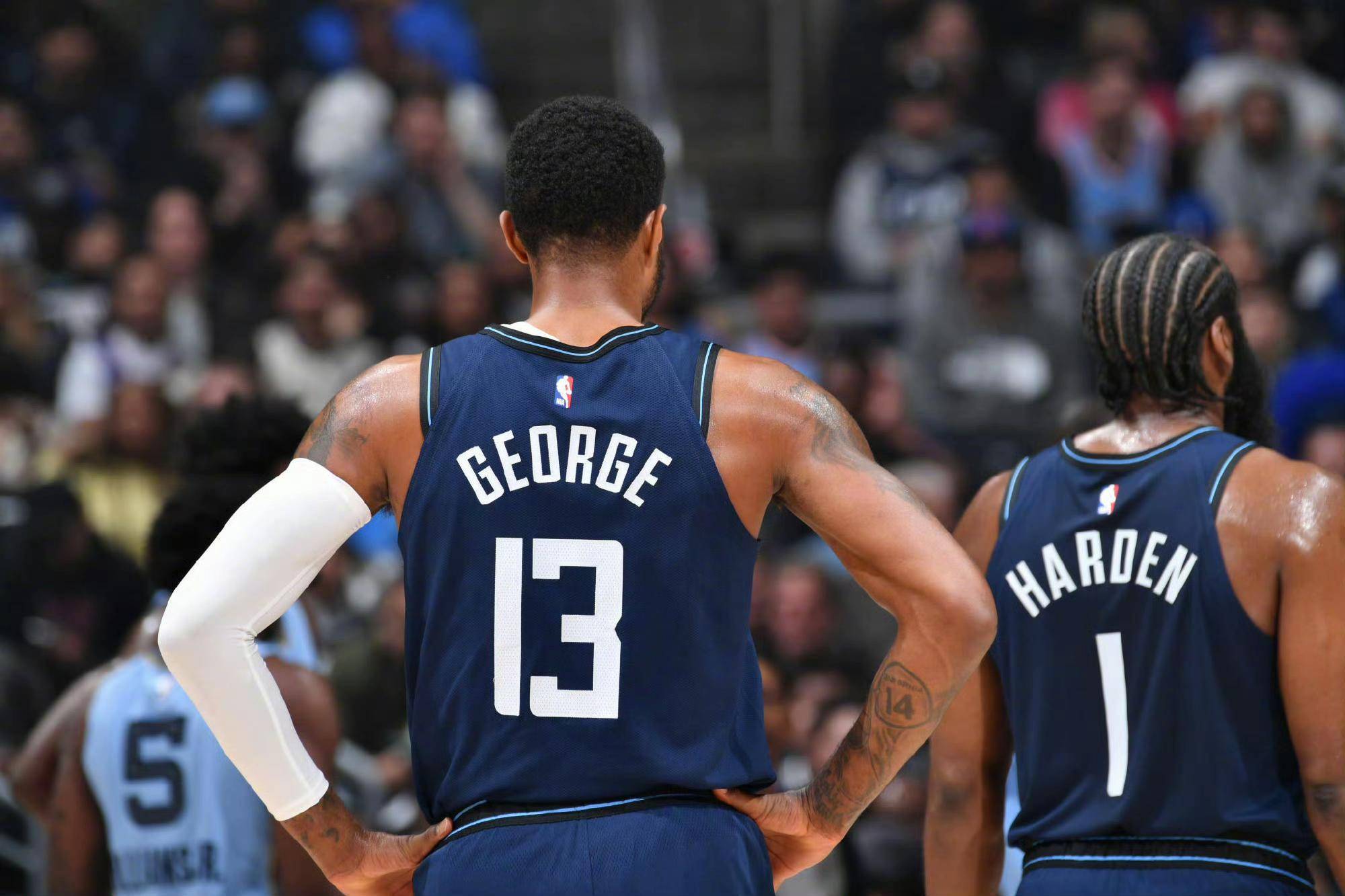 易胜博体育官方网站-灰熊队展现出色团队合作，实现连胜