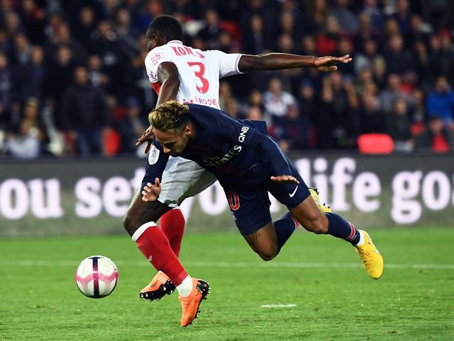 ysbSPORTS-兰斯队在主场大胜，保持不败记录