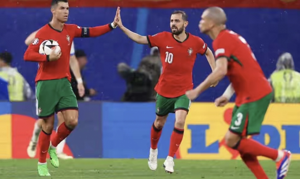 易胜博体育官方网站-英格兰客场击败葡萄牙，小组头名把握增大