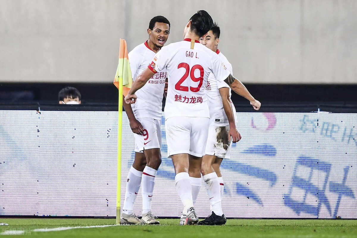 易胜博体育-幸运一球夺冠颇具悬念，球队临场加时