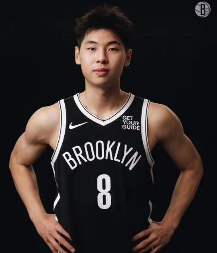 易胜博体育-银川男篮努力拼搏，赢得比赛胜利