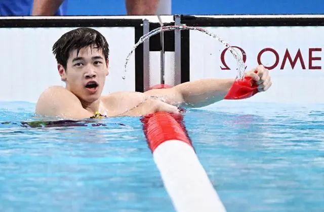 易胜博体育-游泳选手挑战极限，刷新世界纪录