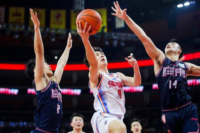 易胜博体育-广东男篮不敌四川队，遭遇失利