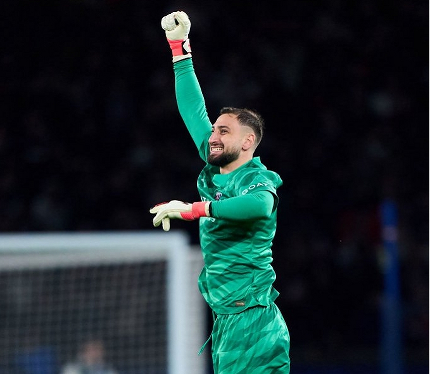 巴黎圣日耳曼俱乐部签约新一名顶级前锋